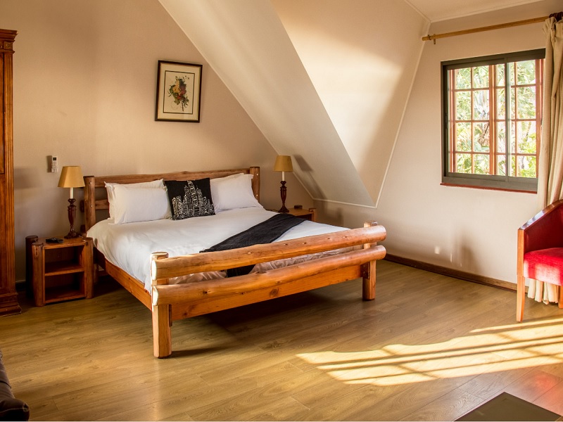 Winelands Villa Guesthouse & Cottages